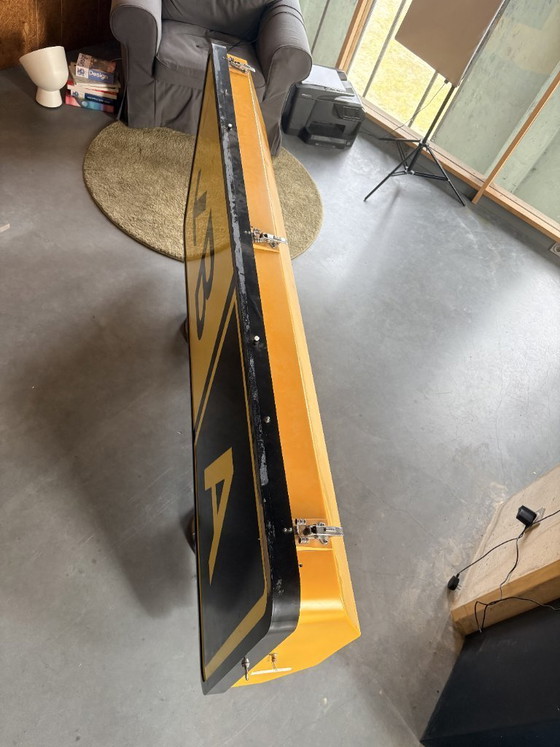 Image 1 of Boîte lumineuse d'aéroport d'origine