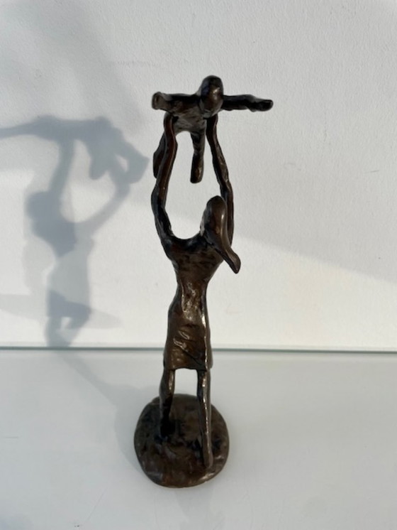 Image 1 of Bronze statue of mother and child – modern and expressive