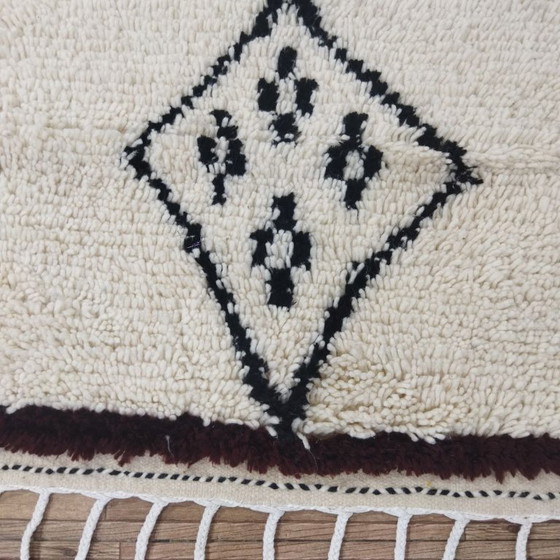 Image 1 of Minimal Berber Wool Rug – Minimalist Handmade Berber Carpet (153 × 87 cm)