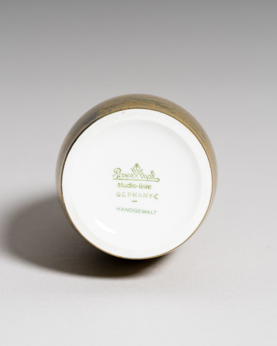 Image 1 of Duo di vasi in porcellana dipinti a mano da Helmut Drexler - Verde lilla intricato con dettagli in oro