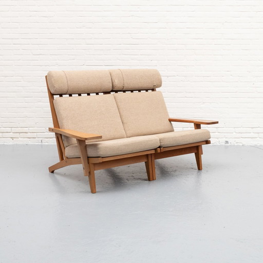 Hans Wegner GE-375/2 Two-Seater Sofa
