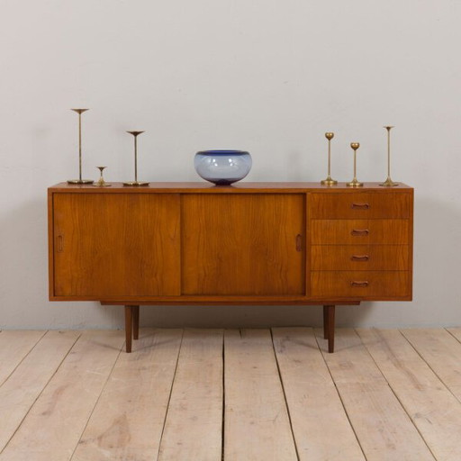 Klassisches dänisches niedriges Sideboard aus Teakholz, 1960er Jahre