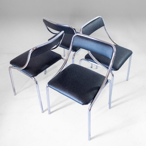 Ensemble de quatre chaises de salle à manger vintage chromées, acier chromé et similicuir, Italie, 1970