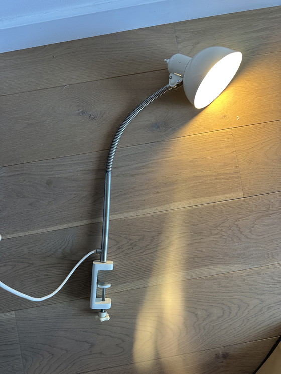 Image 1 of Lámpara de escritorio Kaiser Idell blanca