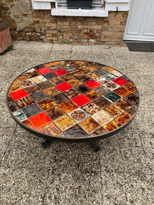 Table basse ronde en céramique de Vallauris et fer forgé de chez Roche Bobois vintage 1970