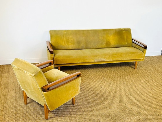 Image 1 of Canapé convertible et fauteuil vintage scandinave en teck et velours, 1960, Set de 2