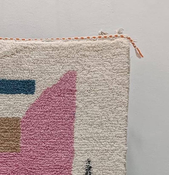 Image 1 of Beni Ouraine Berber rug, handwoven using traditional techniques, size 150/250 cm