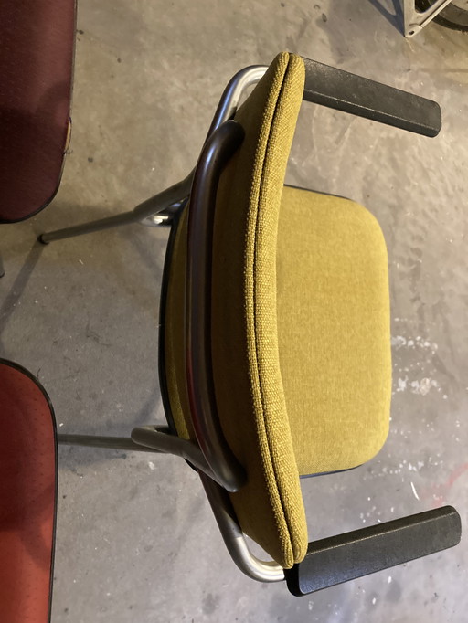 6 x Gispen stoelen (model 1235 Cirrus)