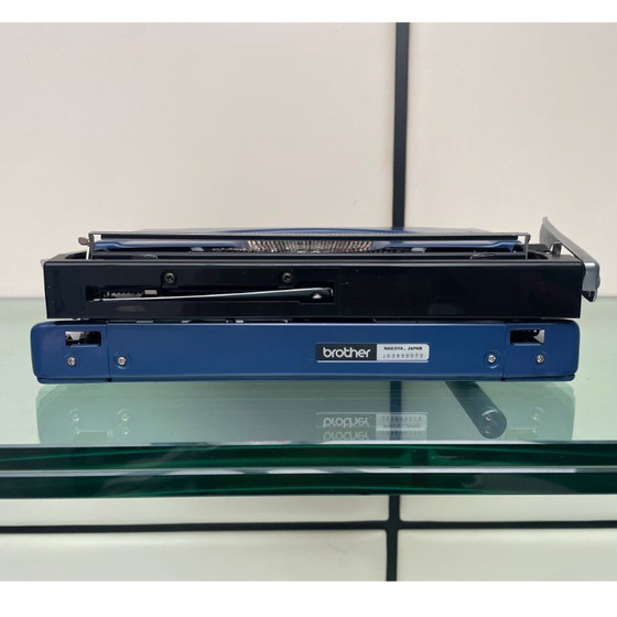 Image 1 of Macchina da scrivere Brother Deluxe 250TR blu, anni '70, con custodia, prodotta in Giappone.