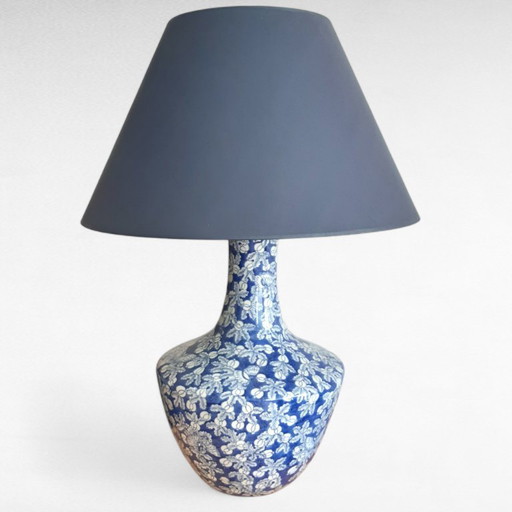 Lampe-écran, base classique en céramique blanche bleue, Belgique, années 1980