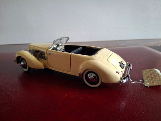 Image 1 of Franklin Mint Cord 812 Phaeton Coupé 1937 1/24