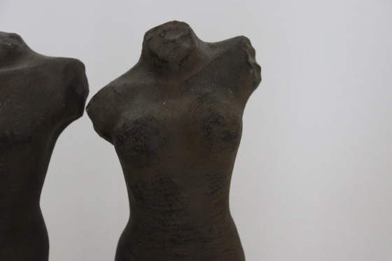 Wunderschönes Set aus Torso-Skulpturen aus Beton (Mann & Frau) – 30 cm hoch – Bildhauerei, Other (photo 5 of 11)