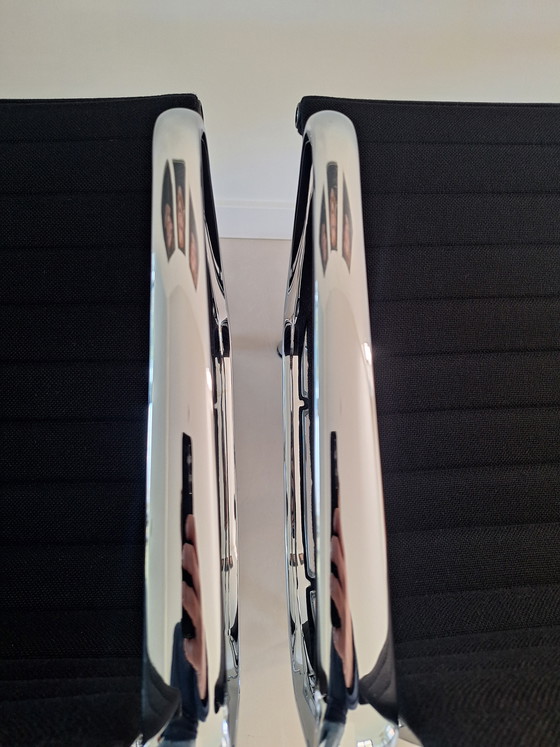 Image 1 of 2x Vitra Eames 108 negro hopsack en excelente estado