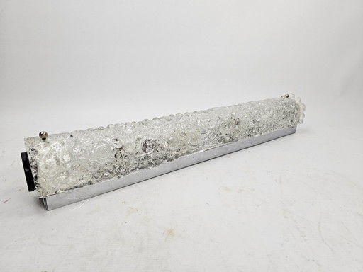 Lámpara de pared con estructura de burbuja de vidrio y varilla