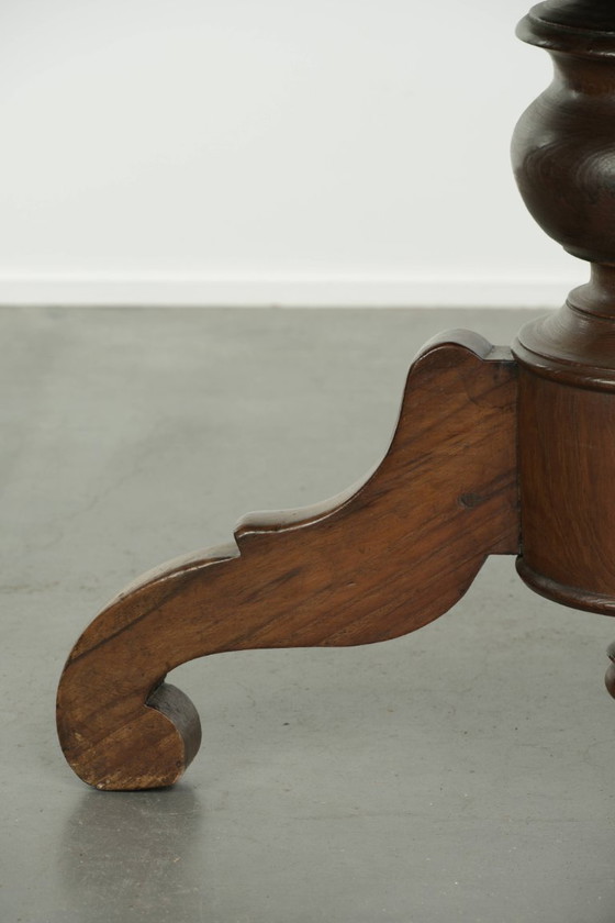 Beautiful subtle round rustic wooden dining table with a lovely appearance and a beautiful patina – Klassiek (photo 10 of 10)