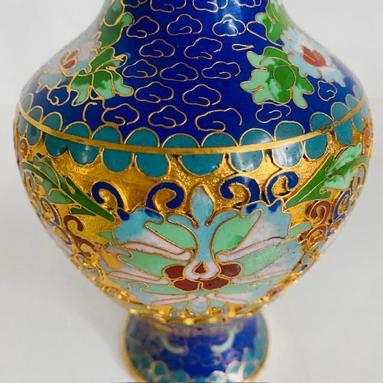 Image 1 of Vintage Oosterse cloisonne vaas blauw bloemen patronen boho 1980's