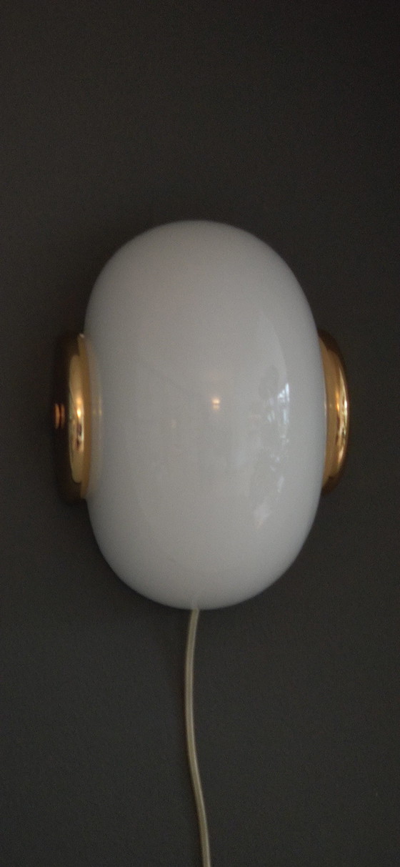 Image 1 of Vintage Vetri Murano Wandlamp, Hollywood Regency Stijl, Gelaagd Opaalglas met Messing, Jaren '70