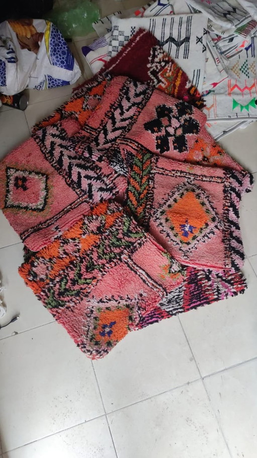 Handgefertigte Poufs aus marokkanischen Vintage-Teppichen – je 120 €