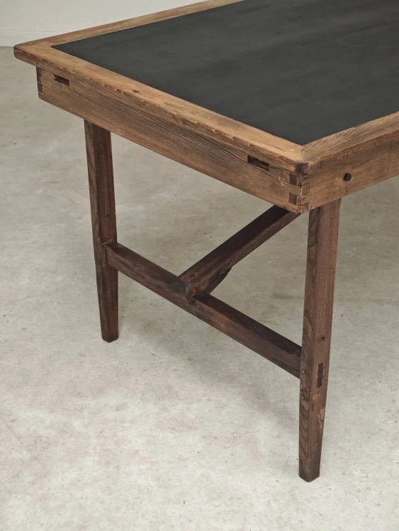 Tavolo pieghevole da officina vintage in rovere con piano nero patinato a mano. – Tavoli da pranzo (photo 30 of 37)