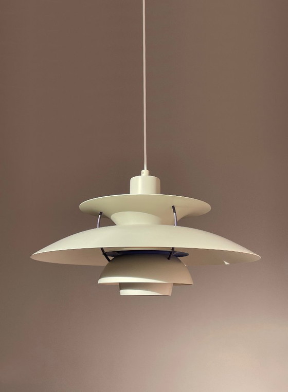 Image 1 of Poulsen PH5 LAMP wit vintage design Denmark MidCentury