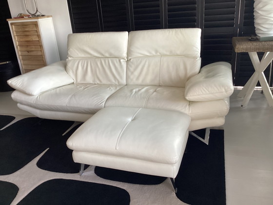 Schönes weißes Ledersofa mit passendem Hocker – DFS, Chaise longue, Leather (photo 12 of 12)