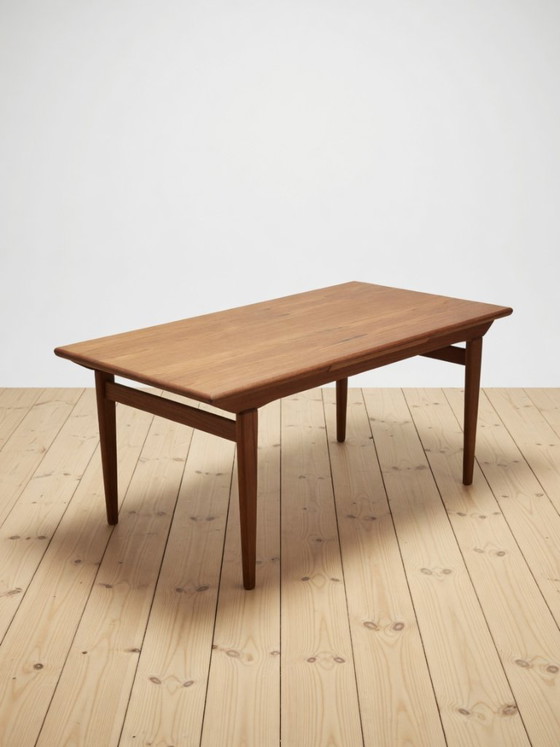 Image 1 of Deense teakhouten eettafel uit de jaren 60 van Ærthøj Jensen + Mølholm, jaren 60.