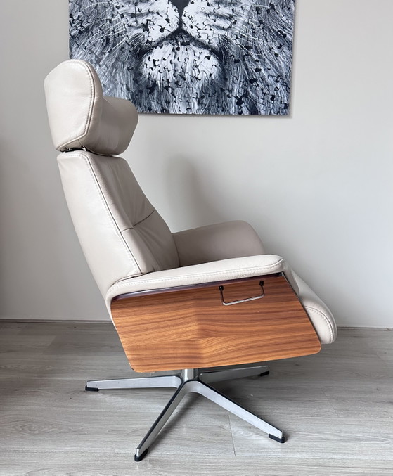 Conform Air Design Armchair – Wood, Leather (photo 7 of 9)