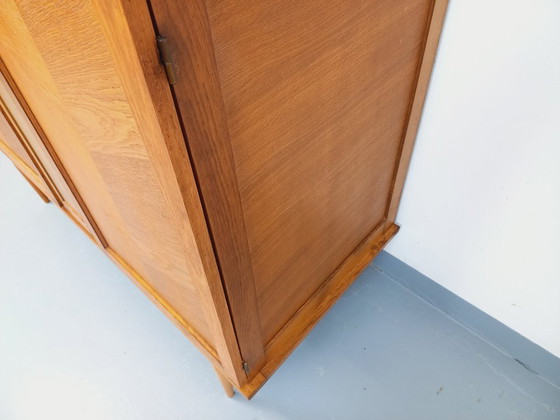 Image 1 of Vintage eikenhouten kledingkast uit de jaren 60
