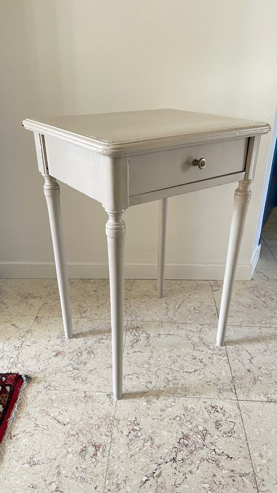 Image 1 of Comodino antico con 1 cassetto