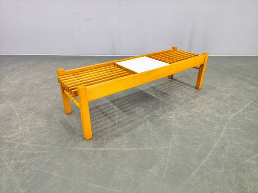 Soporte y estante para plantas checoslovaco de mediados de siglo, década de 1970.