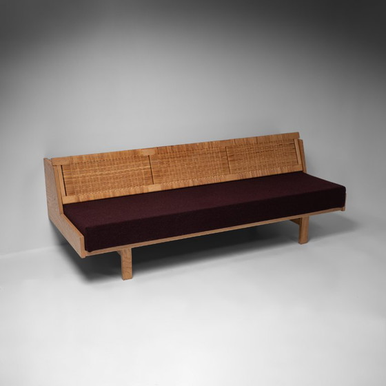 Canapé-lit modèle GE258 en chêne et rotin, conçu par Hans J. Wegner pour Getama, Danemark, 1954 – Banquettes (photo 2 of 19)