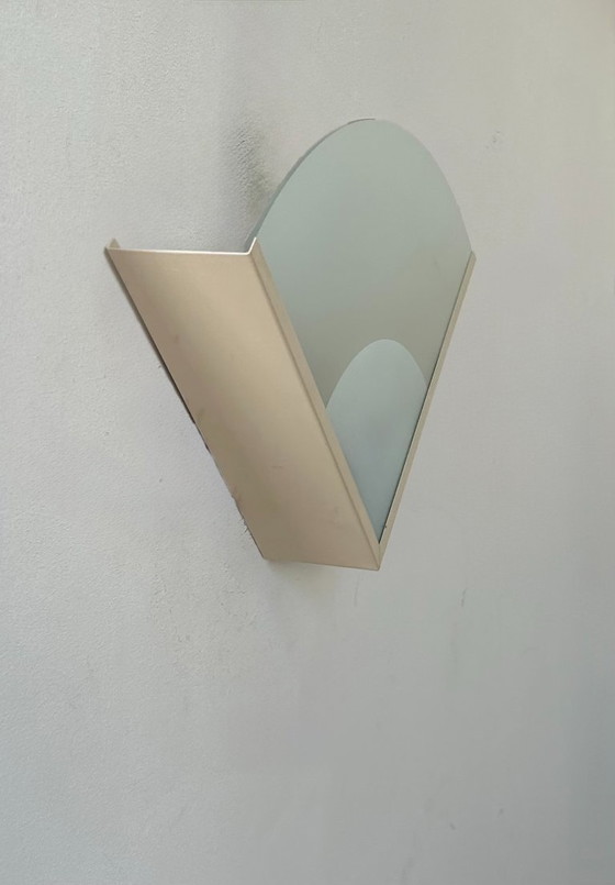 Image 1 of Lampada da parete vintage, metallo laccato beige e vetro sabbiato, Francia 1970