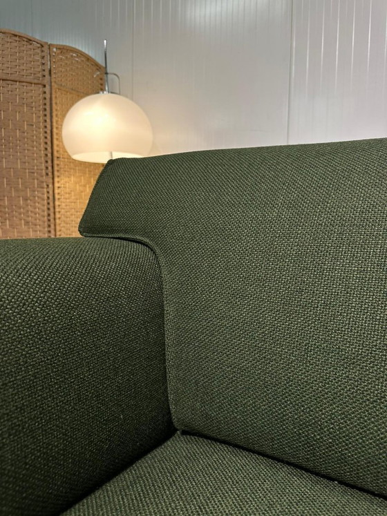 Image 1 of Divano a 3 posti Design on Stock Bloq verde, appena rivestito.