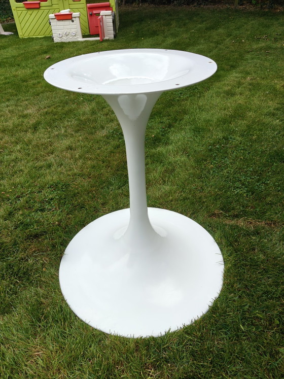 Image 1 of Tulip tafel eero saarinen model
