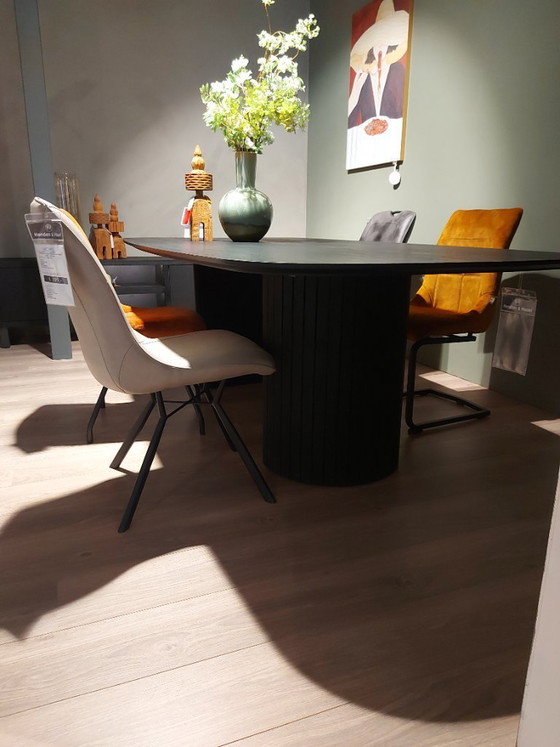 Image 1 of Mesa de comedor Pavie de Henders & Hazel