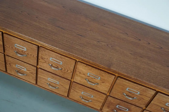 Image 1 of Armario de farmacia/archivador antiguo de roble holandés, años 50