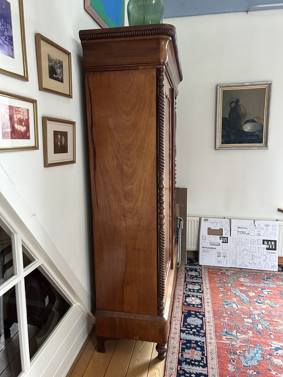 Image 1 of Armoire murale ancienne avec étagère