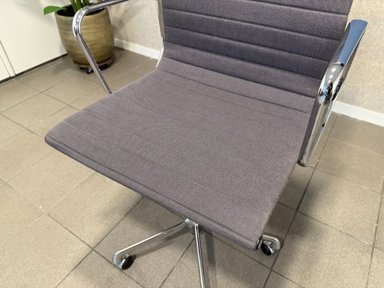Image 1 of Vitra | Charles & Ray Eames | EA 119 | Gray Hopsack | Cromato | 1 pezzo