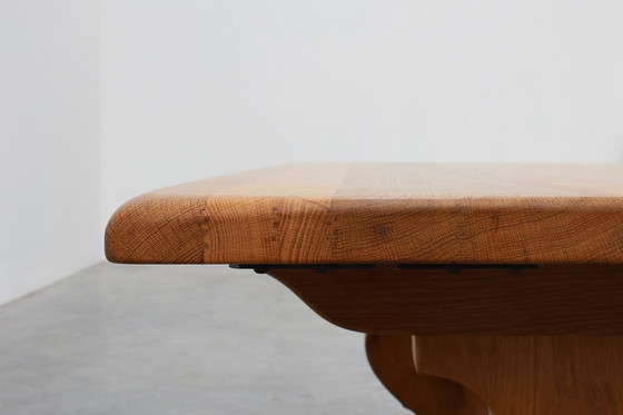 Image 1 of Französischer Eichenbodentisch des 20. Jahrhunderts mit geschwungenen Beinen und Bohlenplatte