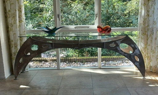 Mesa de cristal de diseño noruego único.