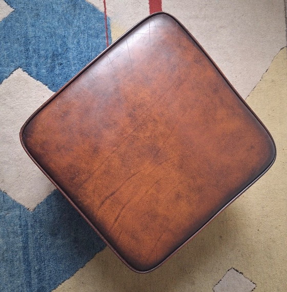 Pouf/ottoman vintage en cuir marron châtaigne – Poufs & repose-pieds, Leather (photo 7 of 11)