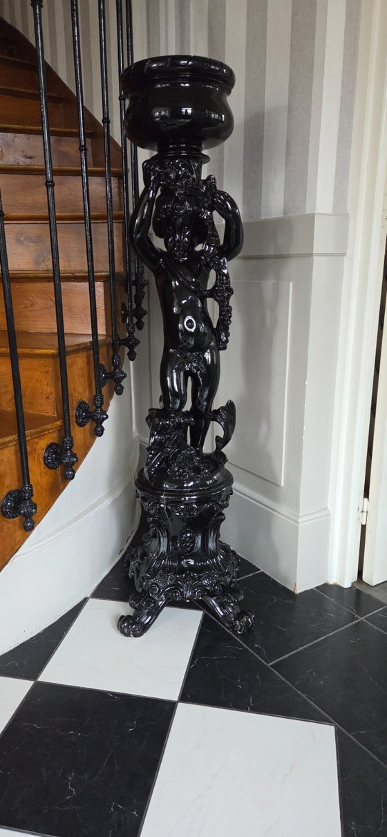 Image 1 of Skulptur - Pflanzgefäß mit Engelsdekor (Ref. 4125)