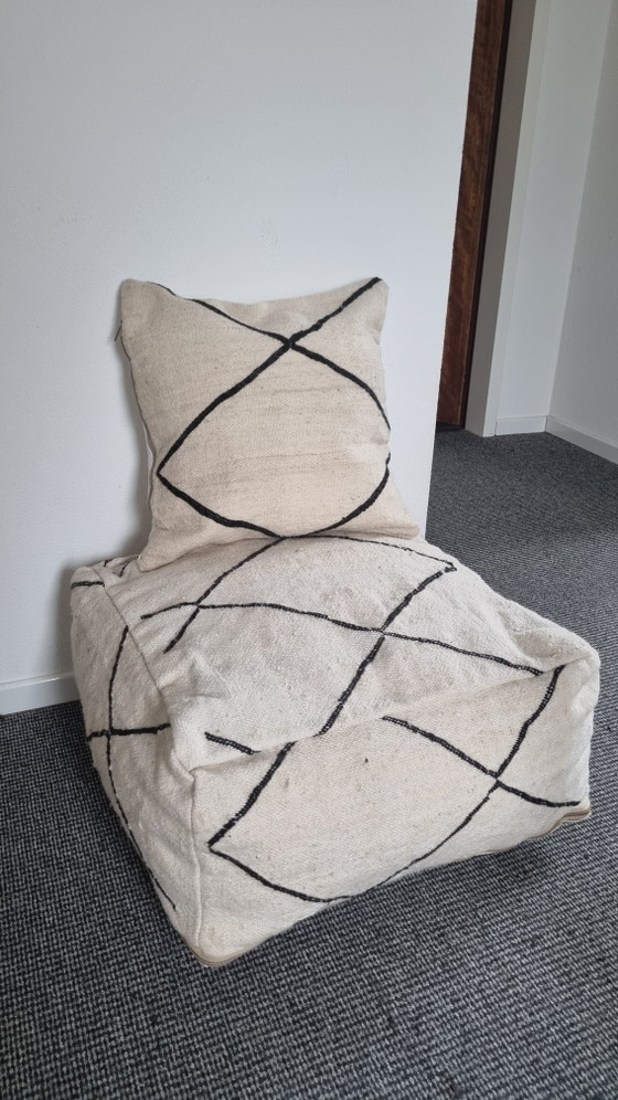 Vintage Berber Poef – Hockers en poefs, Wool (photo 2 of 8)