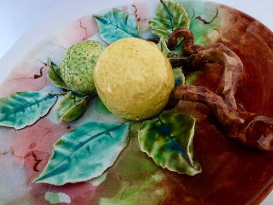 Image 1 of Décoration murale en relief de majolique française du XIXe siècle.