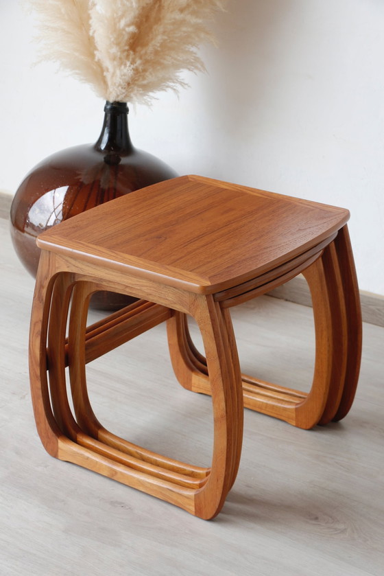 Image 1 of Tables Gigognes Vintage en Teck – Design Années 60 | Meubles Nathan