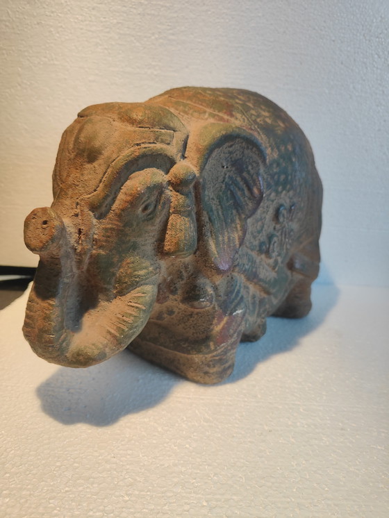 Image 1 of elefante in terracotta invecchiato India 1900-1910