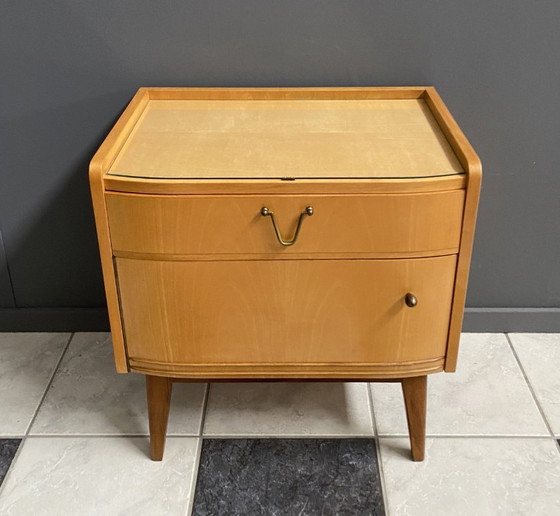 Image 1 of Mobile comodino in legno biondo con piano in vetro