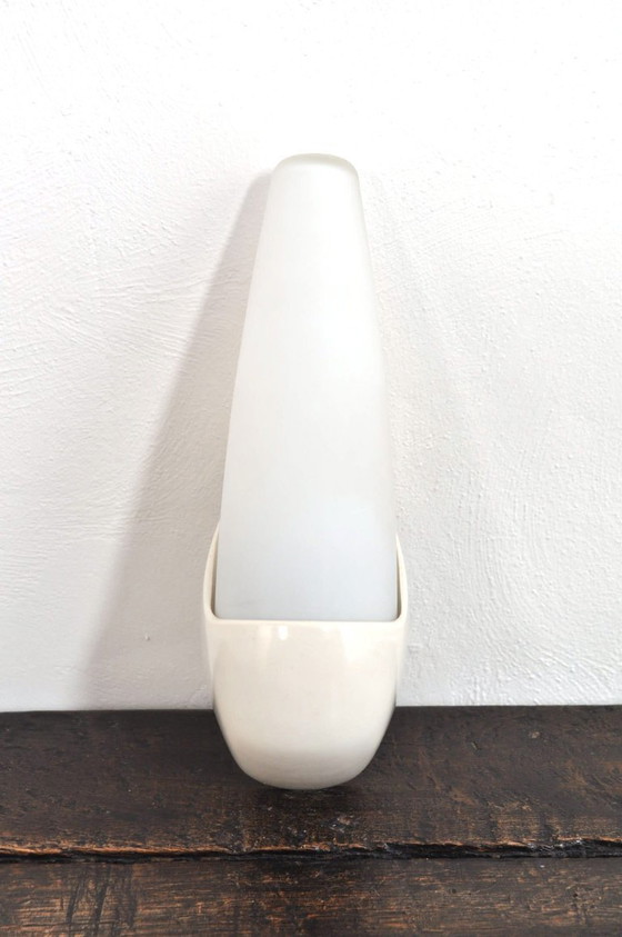 Image 1 of Vintage opaline / bakelieten wandlampen Bo-Niko