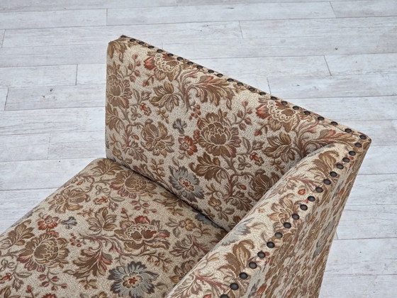 Image 1 of Dänisches 2-Sitzer-Sofa aus den 1950er Jahren, beiger/brauner Möbelstoff, Eichenholz.