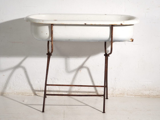 Antique bathtub in enamelled iron – Central Europe, circa 1950 #3 – Decorative Objects, Industrieel (photo 31 of 40)
